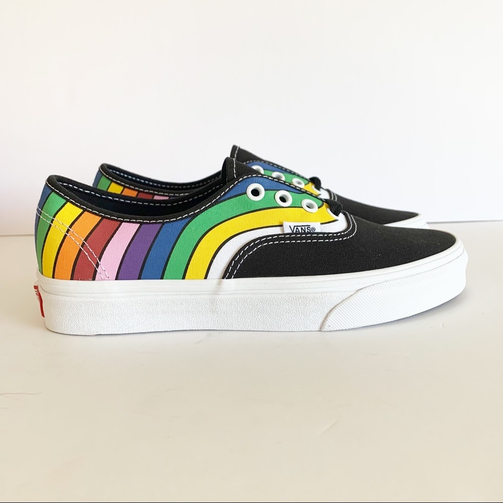 Vans Authentic Refract Rainbow Women 7 Men 5.5